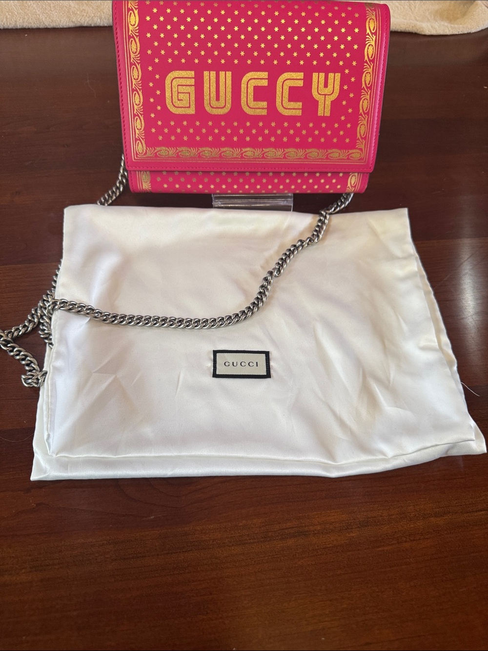 Authentic Gucci GUCCY Red Stars structured Chain Clutch - 2018 SEGA Capsule Rare - Picture 16 of 16